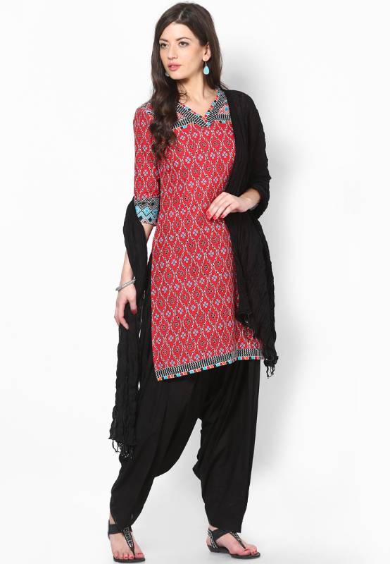 Wear Elegant Pakistani Salwar Kameez for Authentic Occasions